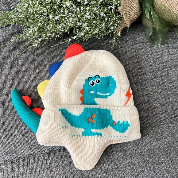 🦕 Kids Dinosaur Tail Knitted Ear Flap Beanie Double Layered Ear Protection Hat - Picture 3 of 9